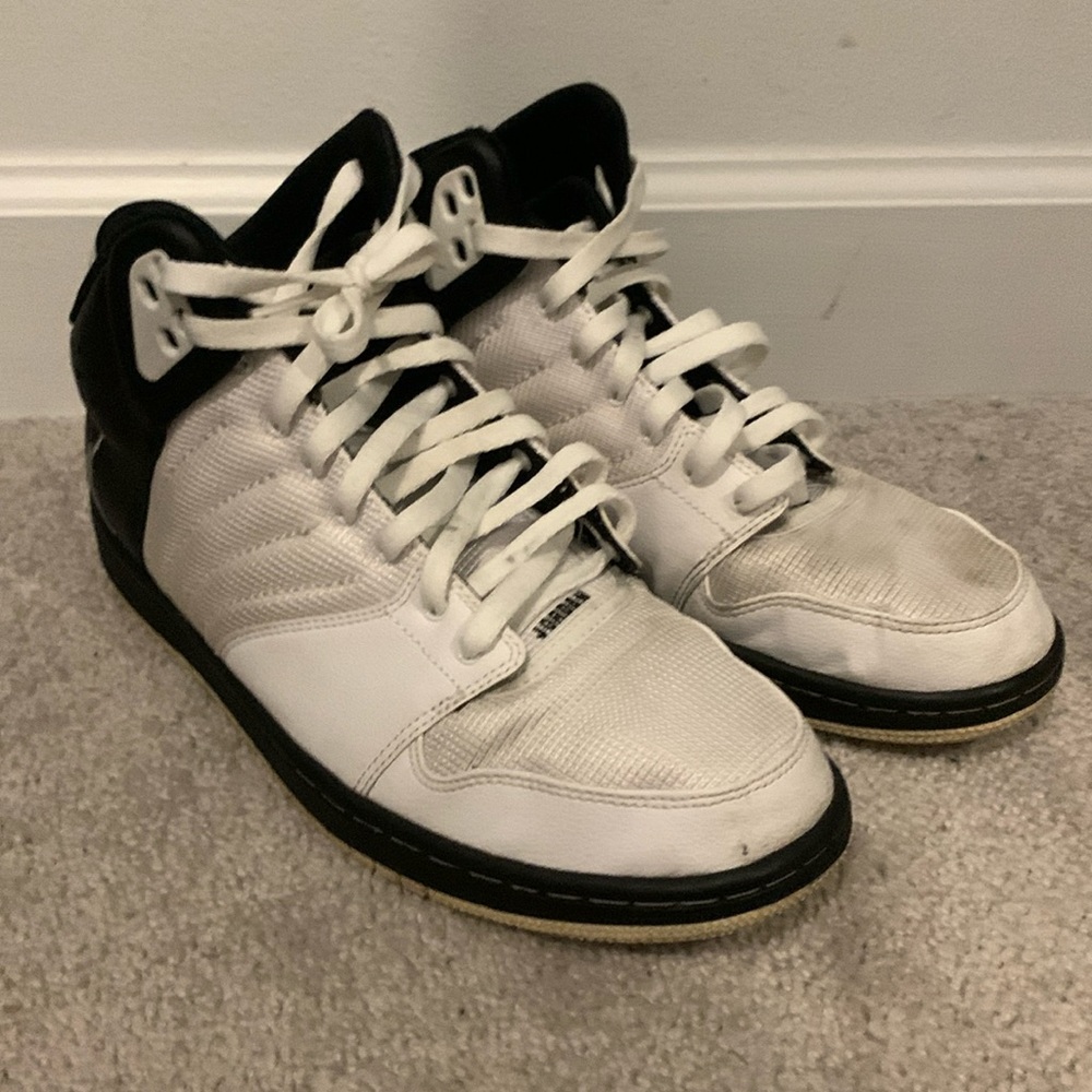 Air Jordan 1 Flight 4 ‘White Black’